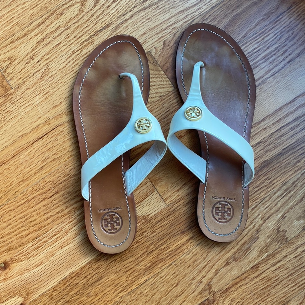 Tory Burch size 9 sandals in ivory